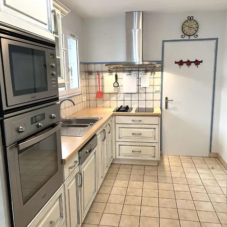 Sg000-049 4 Pieces 8 Couchages Gilles Croix De Vie *